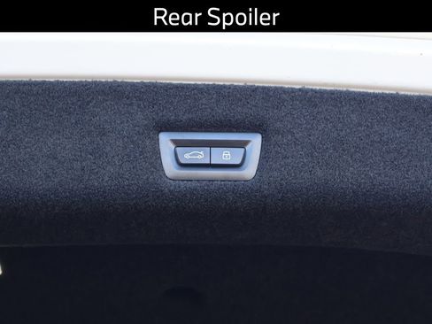 Certified 2025 BMW 760i xDrive image 23