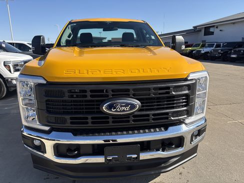 Used 2025 Ford F250 XL w/ 360-Degree Camera Package image 3