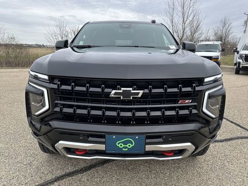 Certified 2025 Chevrolet Suburban Z71 AWD/4WD image 2