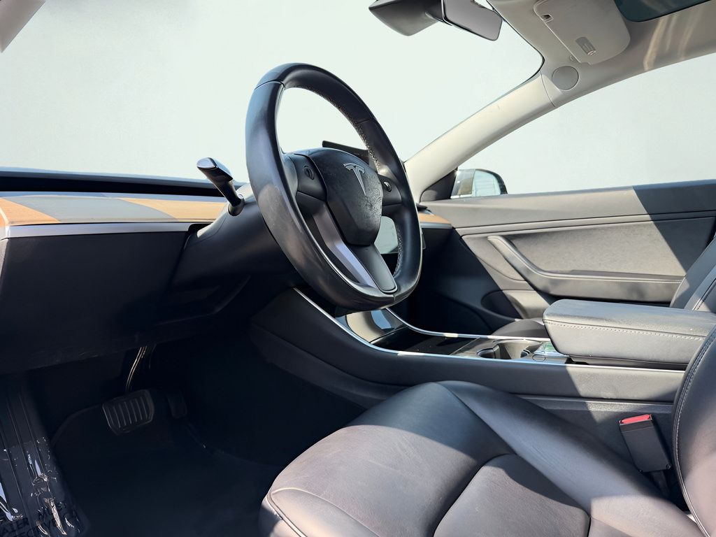 Used 2018 Tesla Model 3 Mid Range RWD image 4