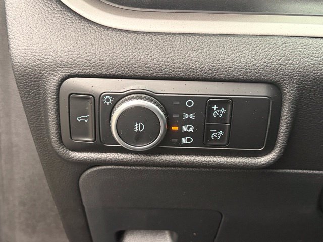 Used 2023 Ford Explorer XLT w/ Equipment Group 202A AWD/4WD image 26