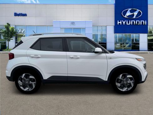 New 2026 Hyundai Venue SEL FWD image 9