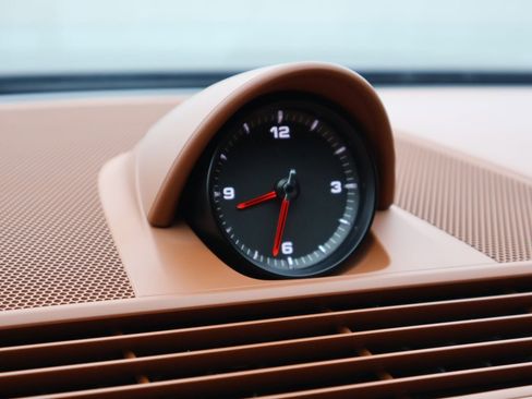 Certified 2022 Porsche Panamera Platinum Edition image 21