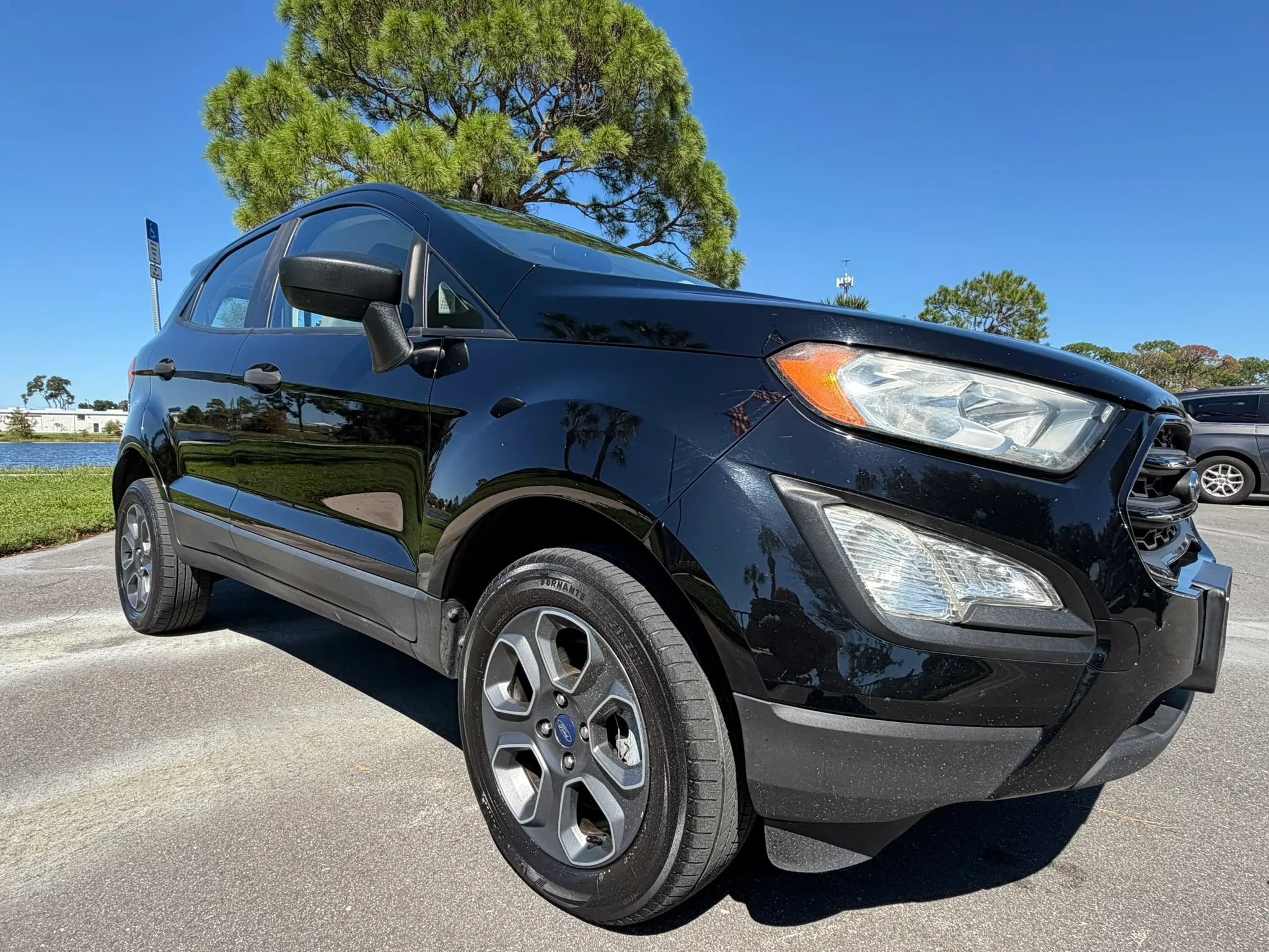Used 2020 Ford EcoSport S AWD/4WD image 9