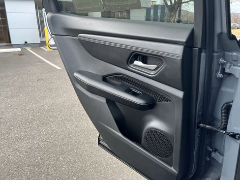 Certified 2025 Nissan Ariya ENGAGE image 32