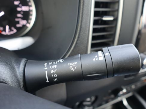 Used 2023 Nissan Frontier SV w/ Technology Package image 25