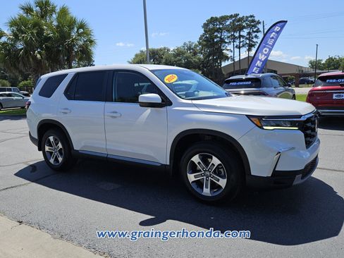 Used 2025 Honda Pilot EX-L image 7