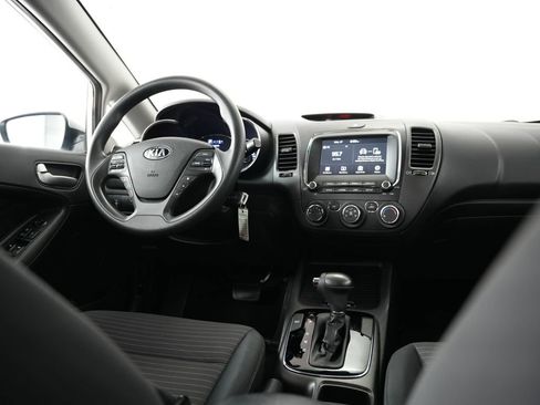 Used 2018 Kia Forte LX w/ LX Popular Package image 10