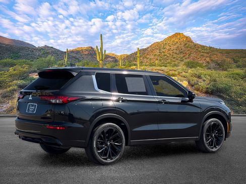 Used 2024 Mitsubishi Outlander FWD image 4