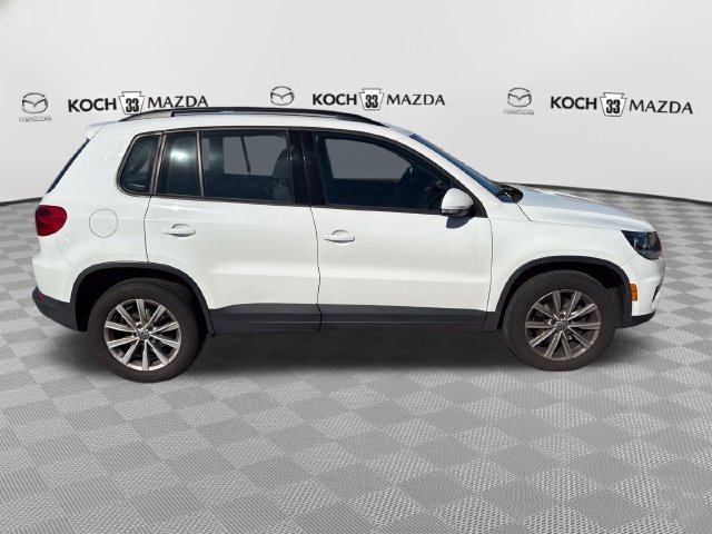 Used 2018 Volkswagen Tiguan Limited w/ Premium Package AWD/4WD image 8