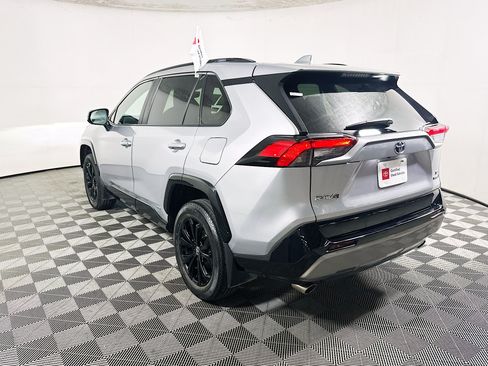 Used 2024 Toyota RAV4 SE AWD/4WD image 5