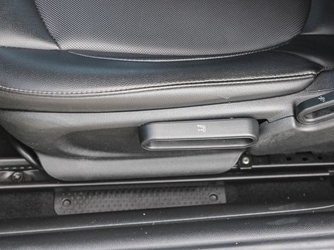 Used 2019 MINI Cooper 2-Door Hardtop image 22