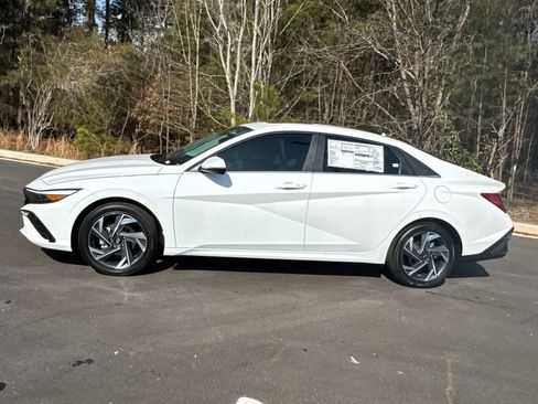 New 2026 Hyundai Elantra Limited image 2