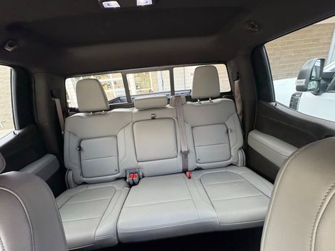 Used 2021 Chevrolet Silverado 1500 LTZ AWD/4WD image 6