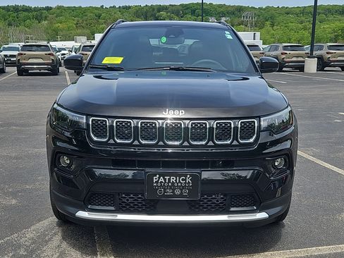Used 2023 Jeep Compass Limited w/ Sun and Sound Group AWD/4WD image 27