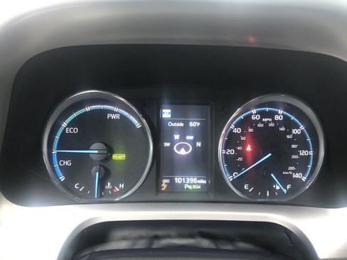 Used 2018 Toyota RAV4 Limited image 17