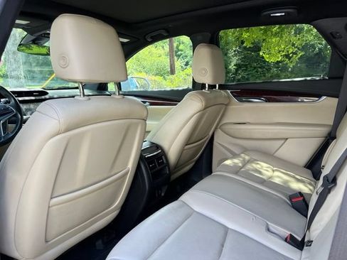 Used 2019 Cadillac XT5 Premium Luxury AWD/4WD image 13