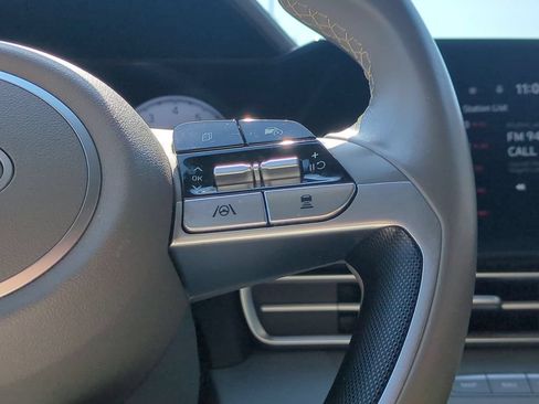 Used 2025 Hyundai Elantra SEL FWD image 22