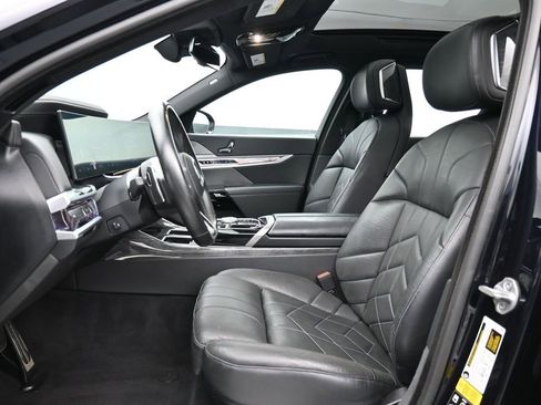Used 2023 BMW 760i xDrive w/ Executive Package AWD/4WD image 10