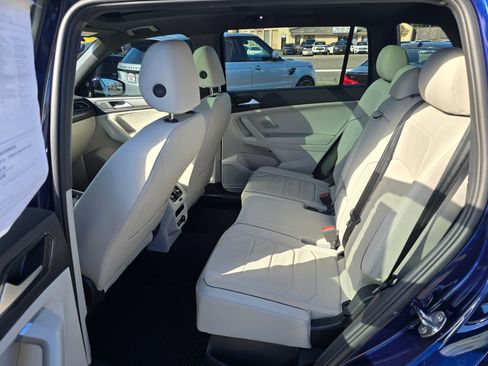 Used 2024 Volkswagen Tiguan SEL R-Line image 16