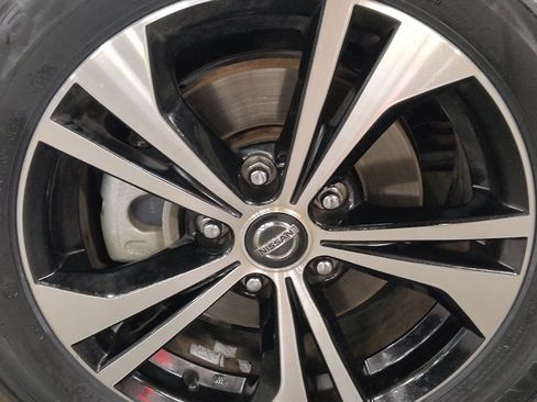 Used 2022 Nissan Sentra SV FWD image 31