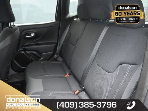 Used 2023 Jeep Renegade Latitude w/ Premium Group image 11