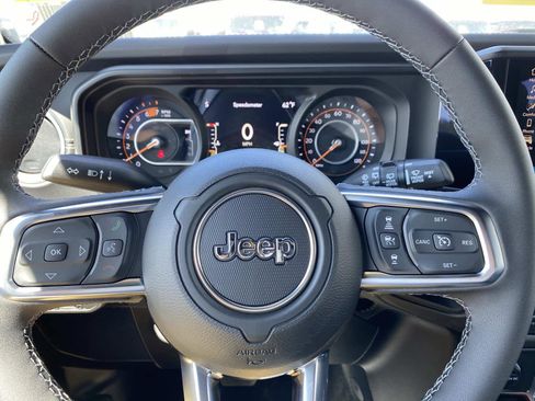New 2026 Jeep Wrangler Unlimited Sahara AWD/4WD image 14