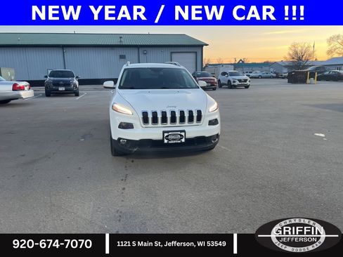 Used 2017 Jeep Cherokee Latitude w/ Cold Weather Group image 5