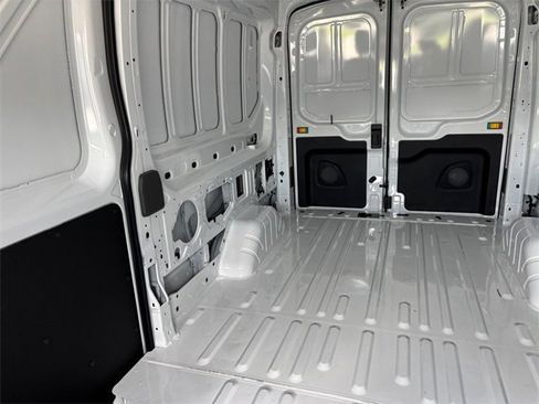 New 2025 Ford Transit 250 148 Medium Roof image 15