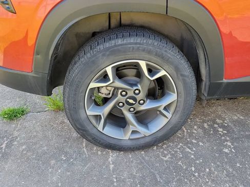 Used 2024 Chevrolet Trax LT w/ Driver Confidence Package FWD image 5