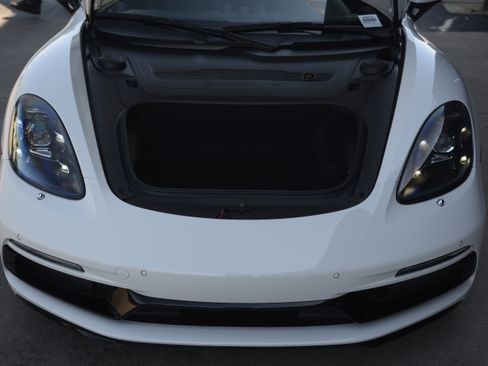 Certified 2024 Porsche 718 Boxster RWD image 29