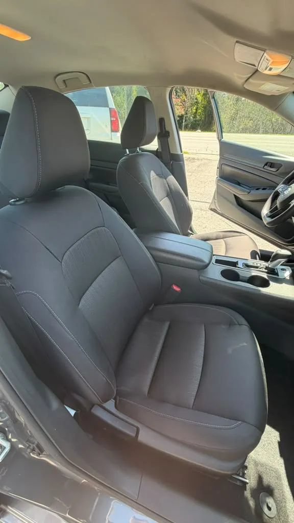 Used 2024 Nissan Altima 2.5 S FWD image 15