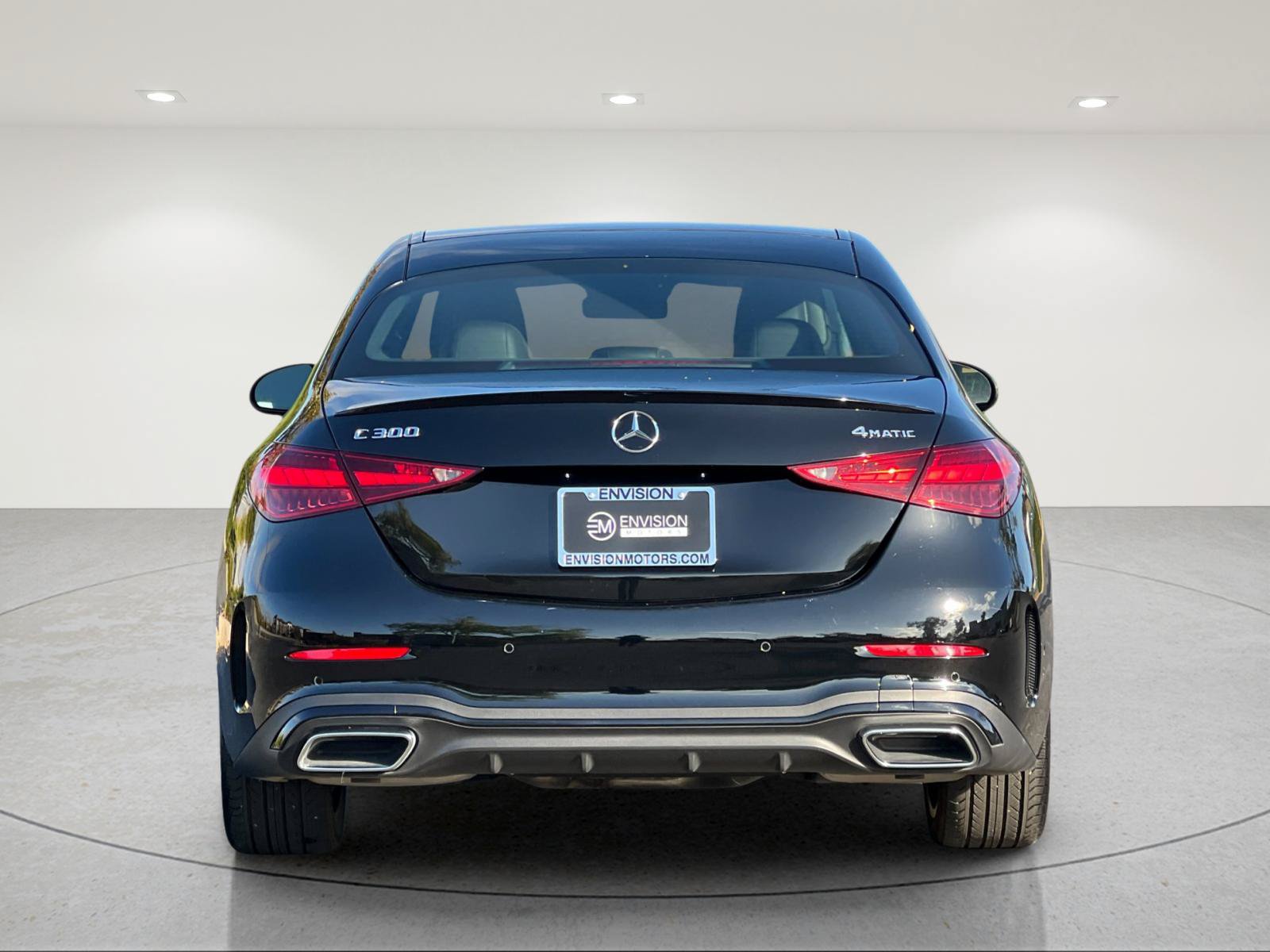 Used 2025 Mercedes-Benz C 300 4MATIC Sedan image 4