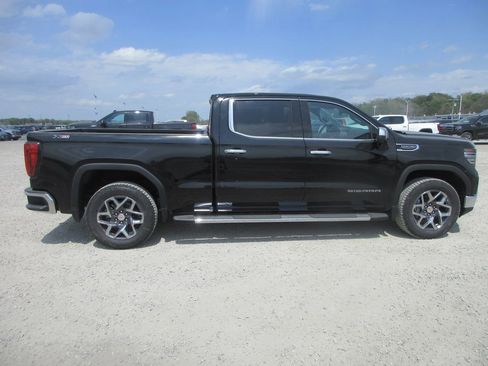 New 2026 GMC Sierra 1500 SLT w/ SLT Premium Plus Package AWD/4WD image 3