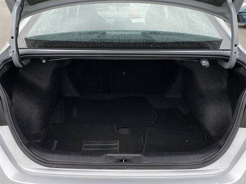 Used 2024 Nissan Altima 2.5 SV image 17