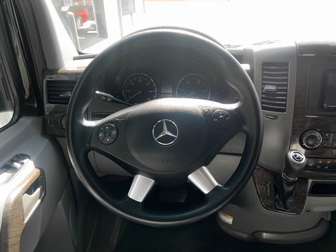 Used 2015 Mercedes-Benz Sprinter 3500 image 23
