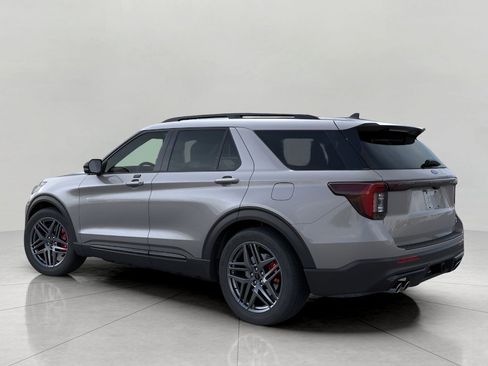 New 2026 Ford Explorer ST-Line w/ ST-Line Street Pack AWD/4WD image 4