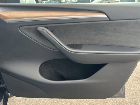 Used 2023 Tesla Model Y Long Range image 28