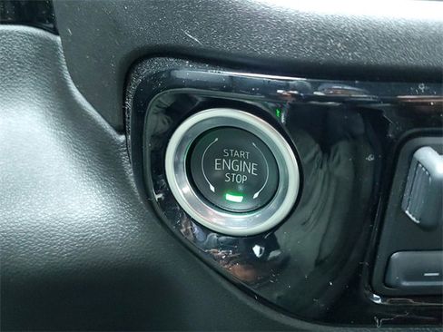 Used 2025 GMC Sierra 1500 Elevation image 31