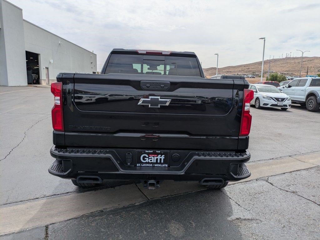 Used 2025 Chevrolet Silverado 1500 LT Trail Boss w/ Convenience Package II AWD/4WD image 4