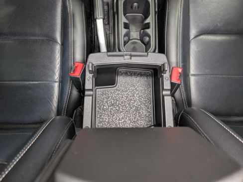 Used 2018 Jeep Wrangler Unlimited Sahara AWD/4WD image 19