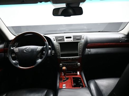 Used 2011 Lexus LS 460 L w/ Luxury Pkg image 36