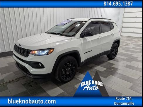 Used 2025 Jeep Compass Latitude w/ Altitude Special Edition AWD/4WD image 1