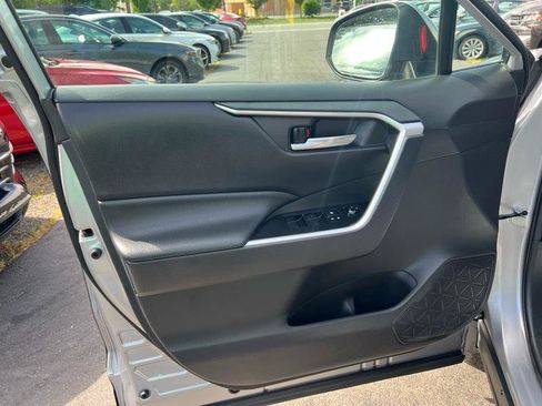 Used 2021 Toyota RAV4 XLE FWD image 26