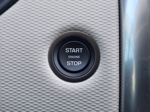 Used 2025 Land Rover Discovery Dynamic SE image 20