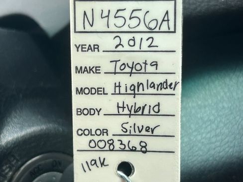 Used 2012 Toyota Highlander 4WD Hybrid w/ Leather Pkg image 39