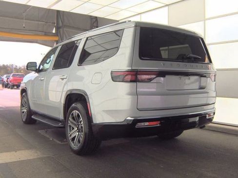 Used 2024 Jeep Wagoneer 4WD w/ Premium Group I image 8