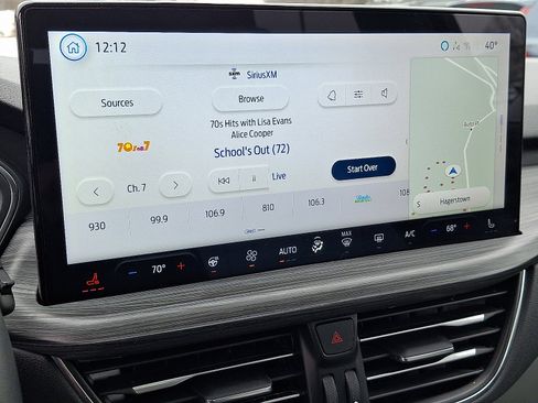 Used 2023 Ford Escape Platinum w/ Premium Technology Package image 18