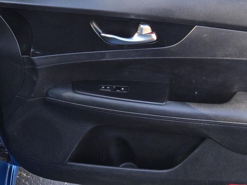 Used 2023 Kia Forte GT-Line w/ GT-Line Technology Package image 8