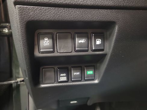 Used 2018 Nissan Rogue SV image 20